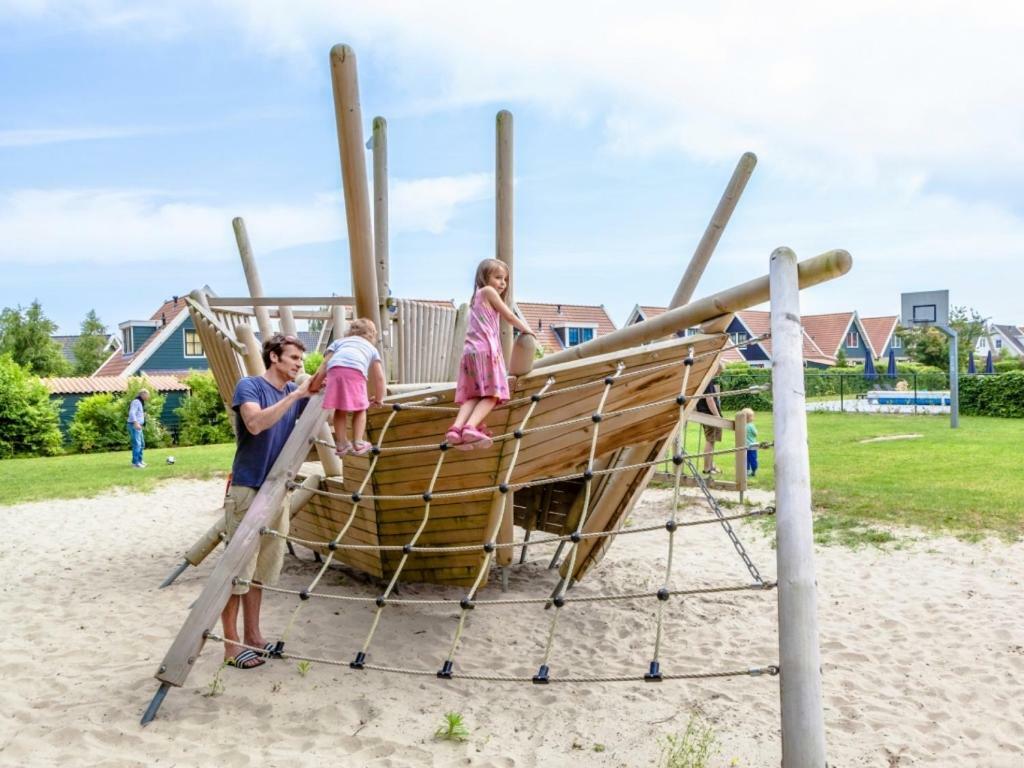 Отель Landal Duinpark 'T Hof Van Haamstede Бург-Хамстеде Экстерьер фото